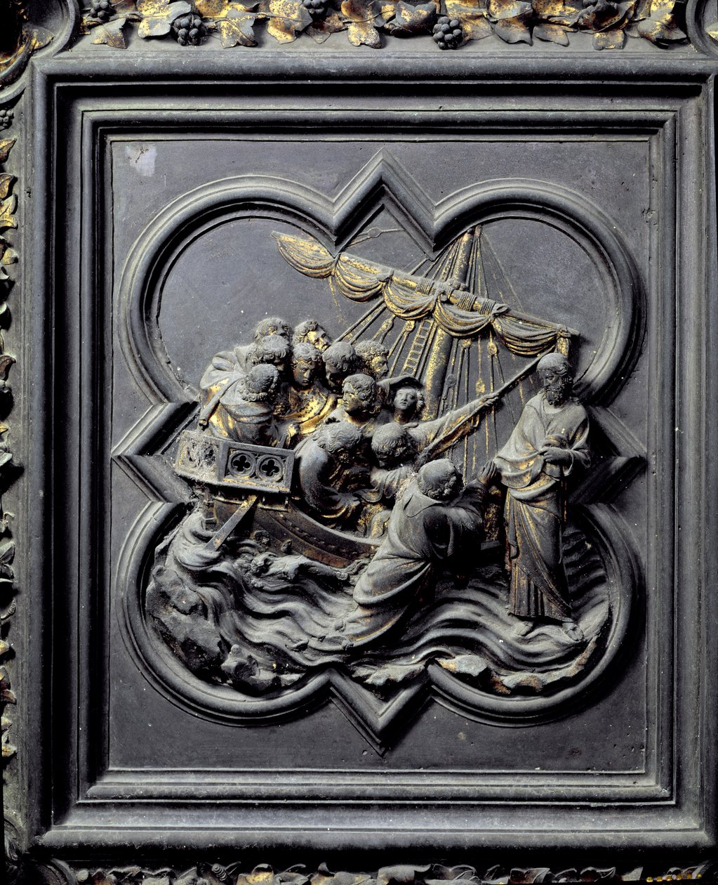 Jezus loopt op water en redt Petrus, achtste paneel van de Noorddeuren van het Baptisterium van San Giovanni, 1403-24 door Lorenzo Ghiberti