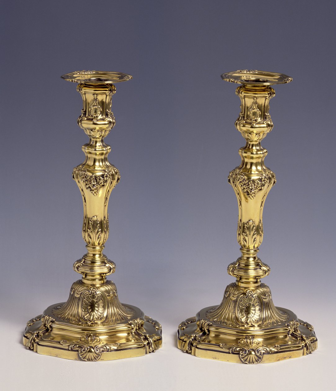 Paar kandelaars, gemaakt door Louis-Joseph Lenhendrick door Louis-Joseph Lenhendrick