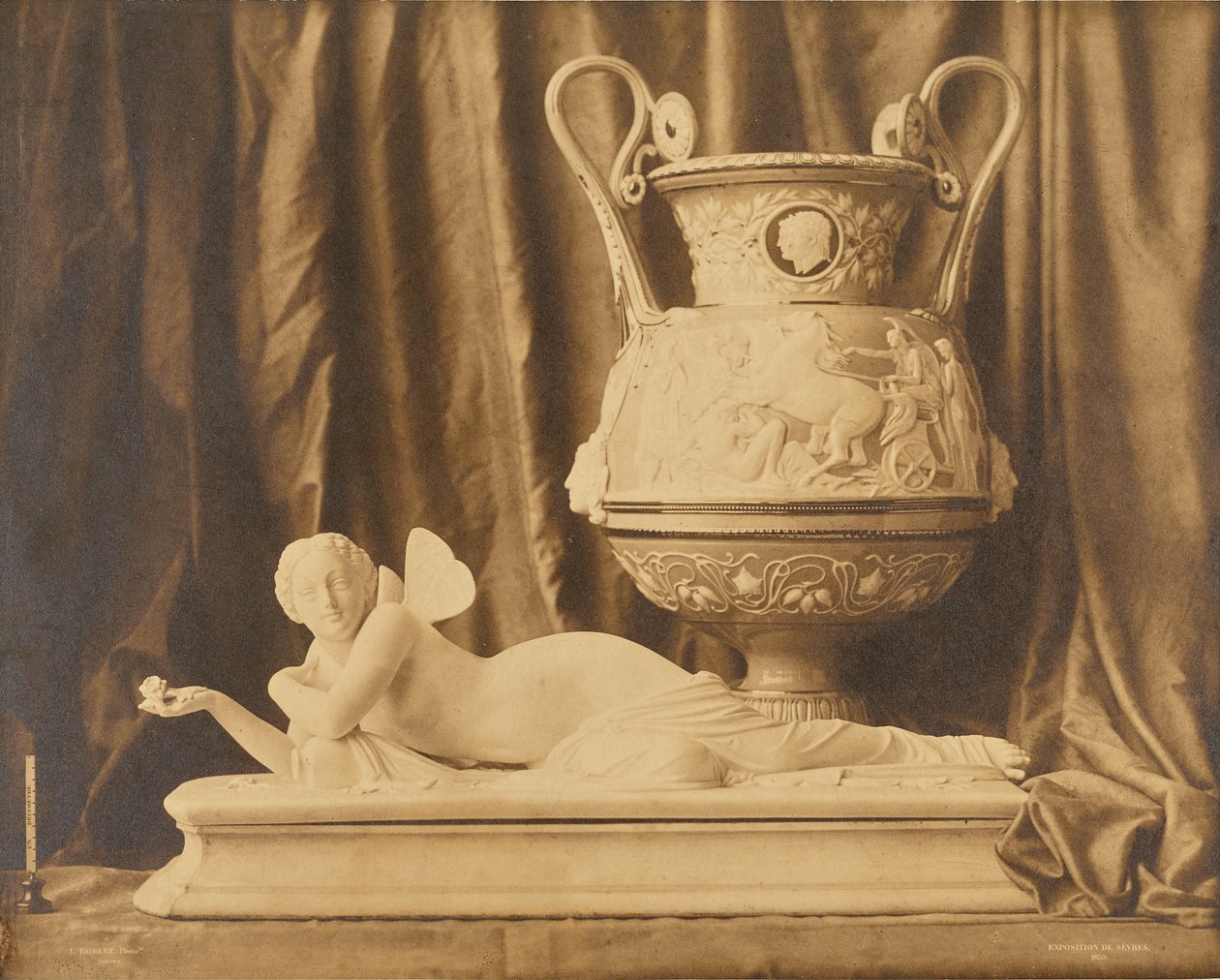 Ausstellung von Sèvres, 1855 door Louis-Rémy Robert