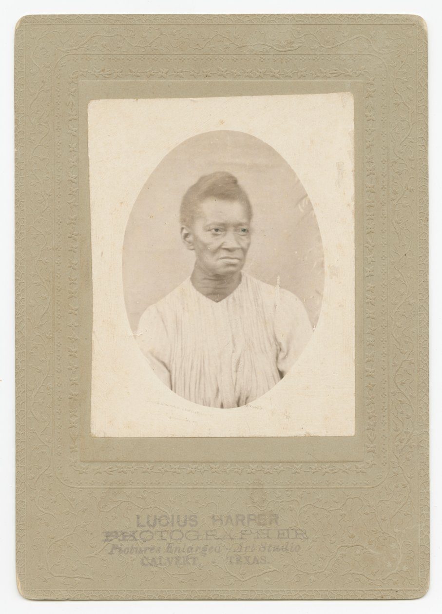 Foto van een vrouw door Lucius Harper