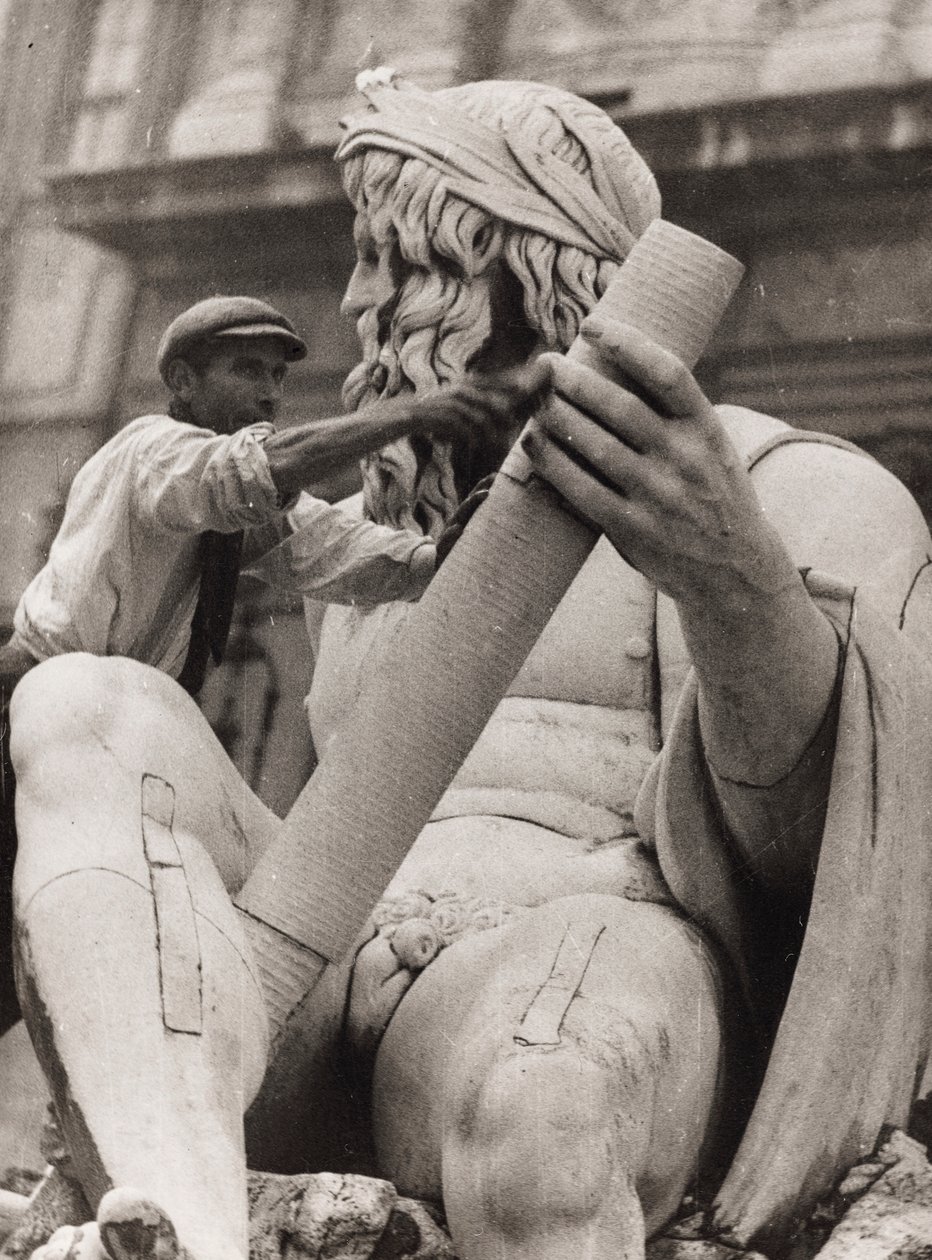 Arbeider aan het beeld van de Ganges in de Fontein van de Vier Rivieren op Piazza Navona in Rome door Luigi Leoni