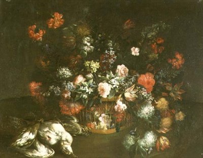 Rozen, tulpen, blauwe klokjes, seringen en andere bloemen in een mand met dode vogels door Margarita (attr. to) Caffi