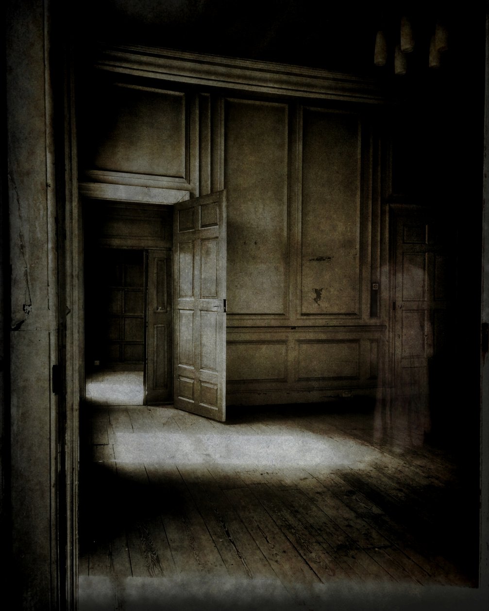 Gelambriseerde kamer met etherische figuur..., 2015 (foto) door Mark Gordon