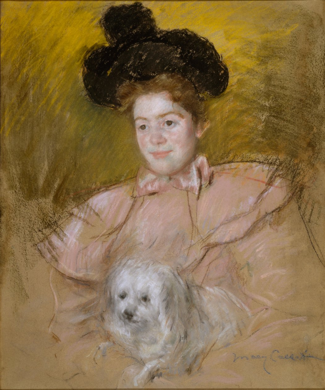 Vrouw in frambozenkostuum met een hond in haar armen door Mary Cassatt