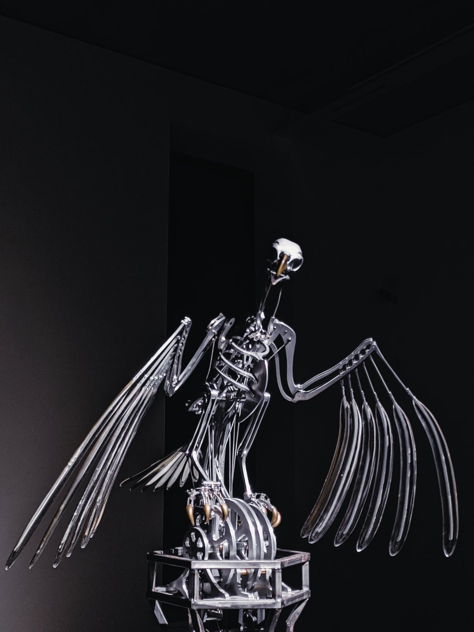 The Nerve Rack, 2019 (Acetaal, Acryl, Aluminium, Messing, Elektrische schakelingen, Verf, PVC, Hars, Servomotoren, Staal) door Mat Collishaw