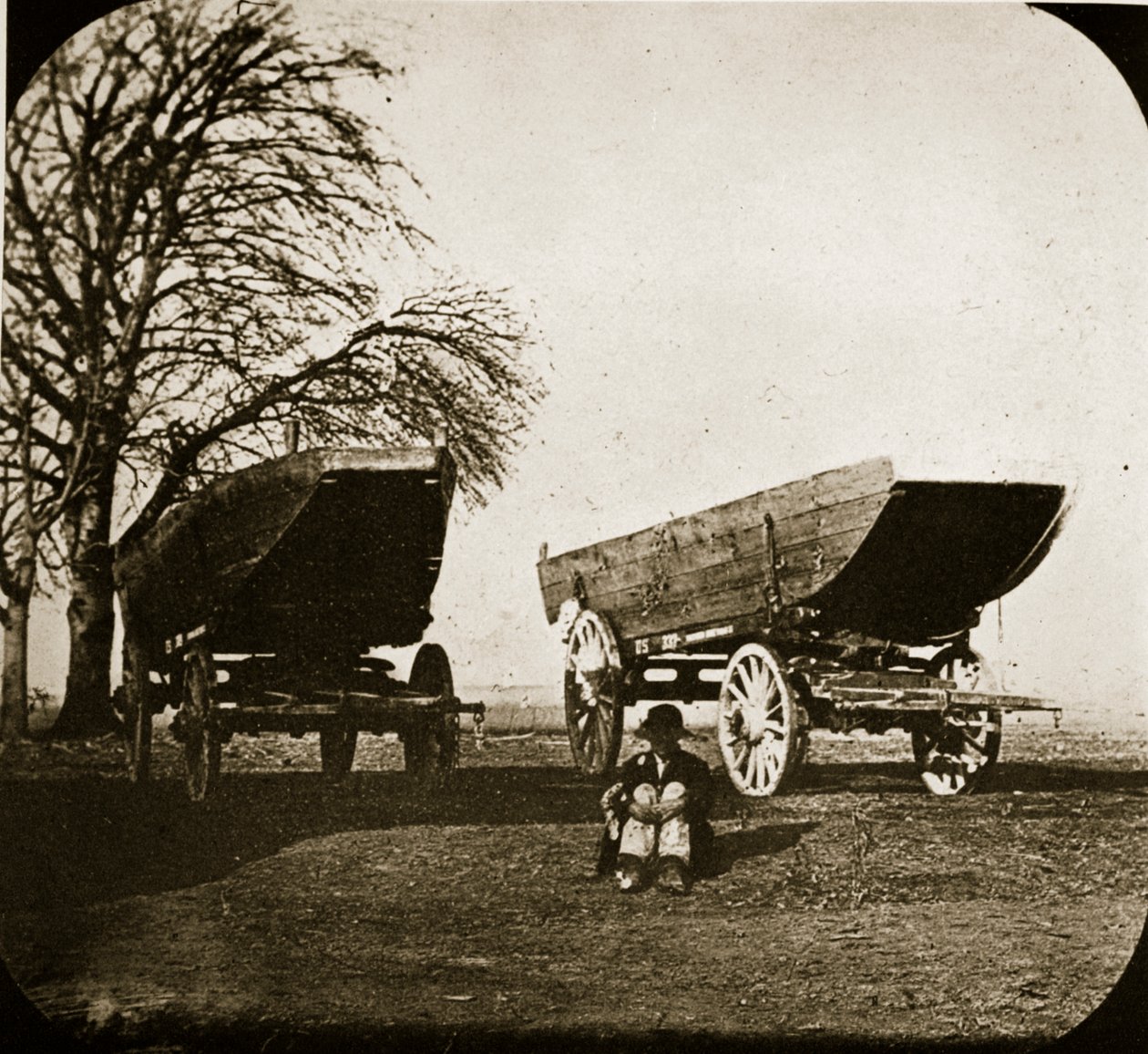 Pontonboot op Wielen door Mathew B. Brady