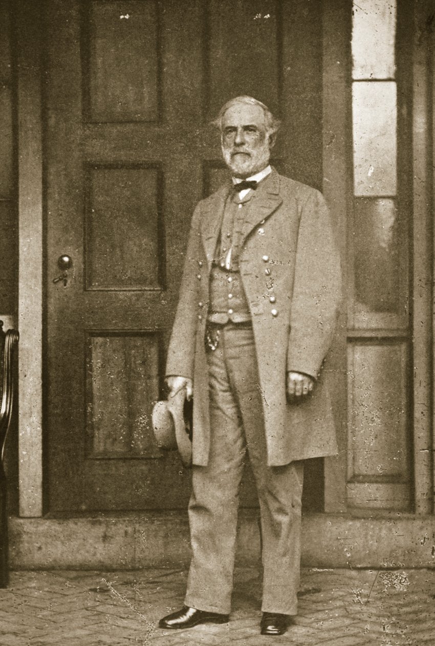 Generaal Robert E. Lee staand buiten zijn huis in Richmond, april 1865 door Mathew B. Brady