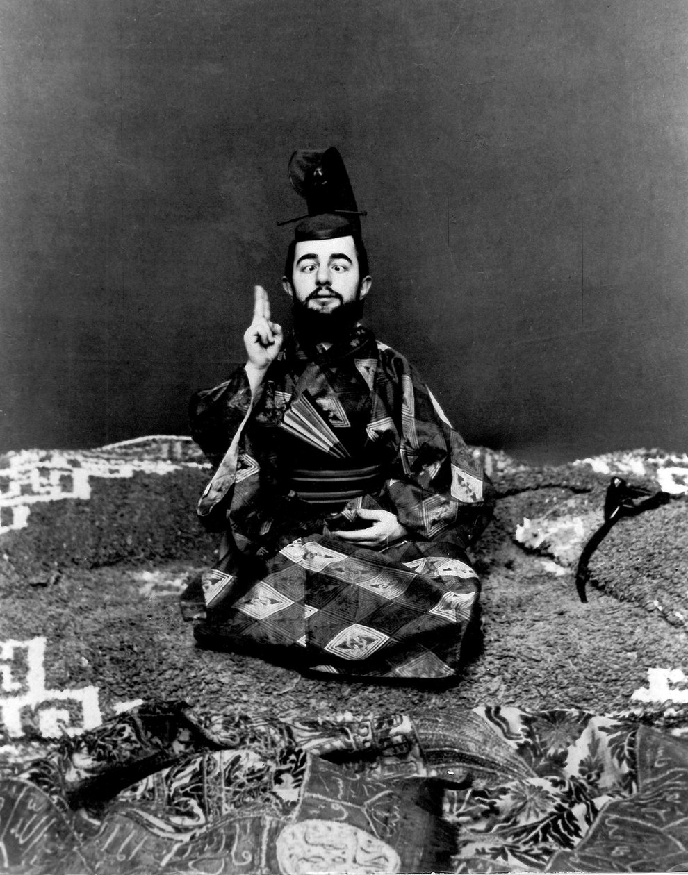 Henri de Toulouse-Lautrec in Japanse kleding, ca. 1892 door Maurice Guibert