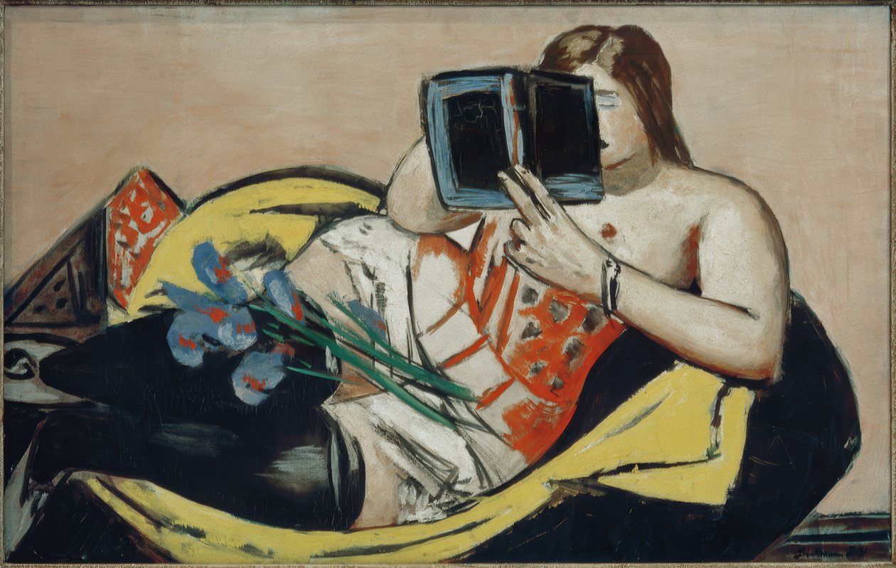 Liggende Vrouw met Boek en Zwaardlelies door Max Beckmann