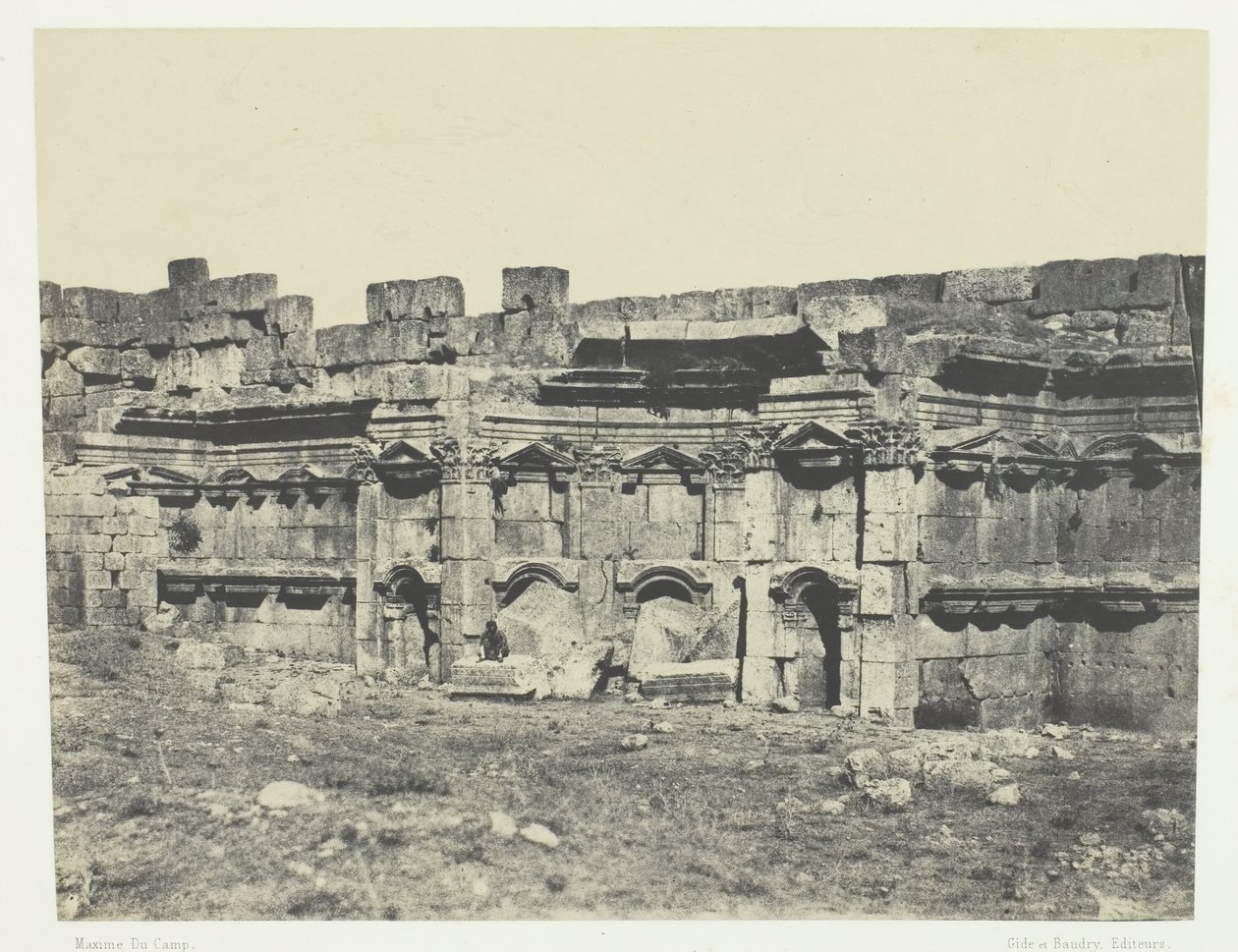 Baalbeck, Interieur van de Omheining van de Tempels van de Zon en Jupiter, Syrië, 1849-51, gedrukt 1852 door Maxime Du Camp