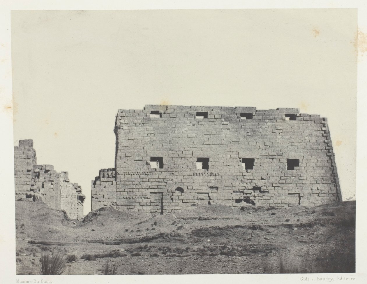 Paleis van Karnak, Grote Pylonen van Zuidwest; Thebe door Maxime Du Camp