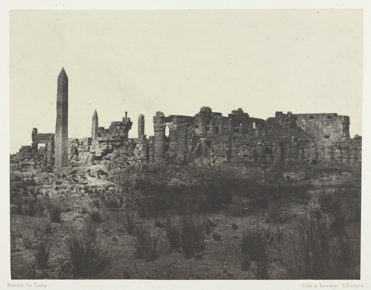 Paleis van Karnak, Algemeen uitzicht op de ruïnes, genomen in het noorden; Thebe door Maxime Du Camp