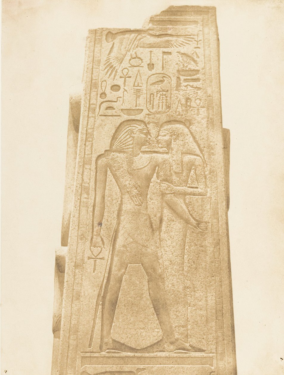 Pilaar van het Heiligdom van graniet van het Paleis van Karnak Bas-reliëf dat de Farao voorstelt, 1849-50 door Maxime Du Camp
