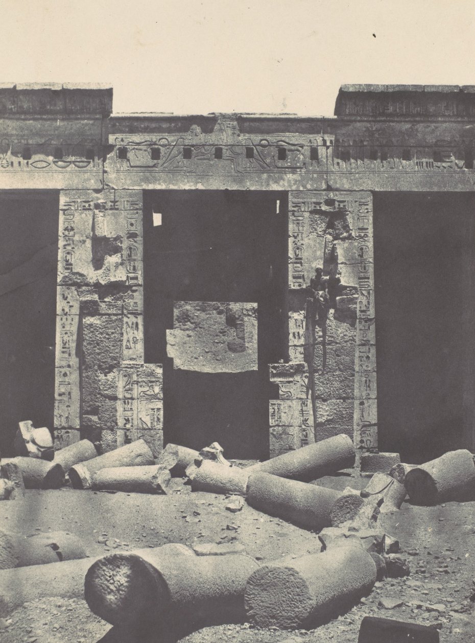Thebe. Médinet-Habou. Oostelijk deel van de Peristyle van het Paleis van Ramsès-Méiamoun, 1850 door Maxime Du Camp