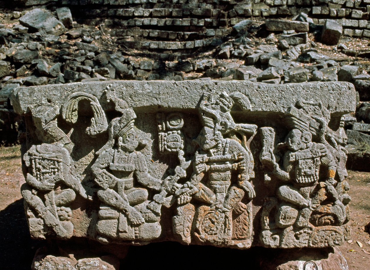 Altaar Q met kroning van koning van de opkomende zon, 776 AD door Mayan