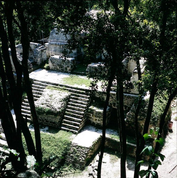 Tempel N, Late Klassieke Periode (600-900 AD) door Mayan Mayan