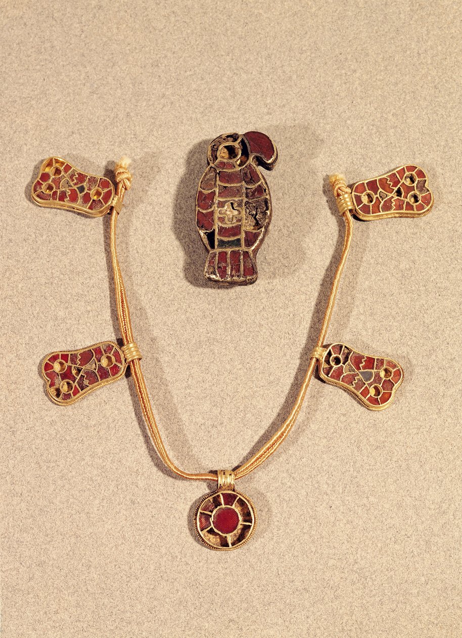 Arendvormige broche en een ketting, 4e-6e eeuw door Merovingian