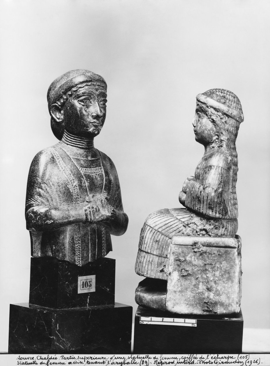 Vrouw met de sjaal, vrouw met een aryballos, zijaanzicht, Neo-Sumerisch, uit Telloh, oud Girsu, c.2150 v.Chr. door Mesopotamian