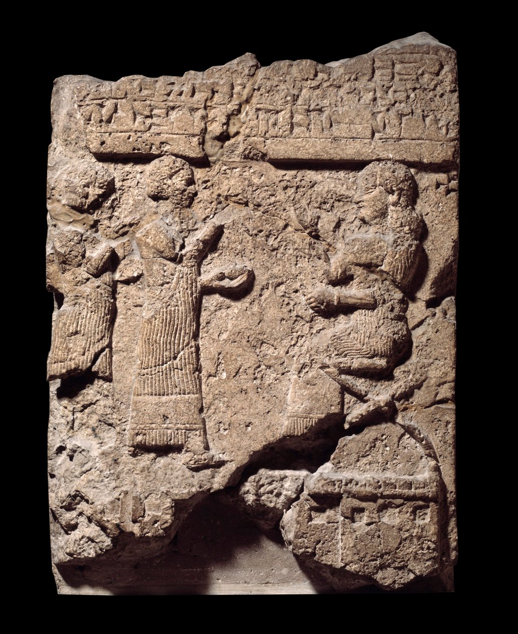 Mesopotamië: kalkstenen reliëf van schrijvers die de buit opnemen tijdens de plundering van Musasir. uit het paleis van Sargon II in Khorsabad. 710 v.Chr. door Mesopotamian Mesopotamian