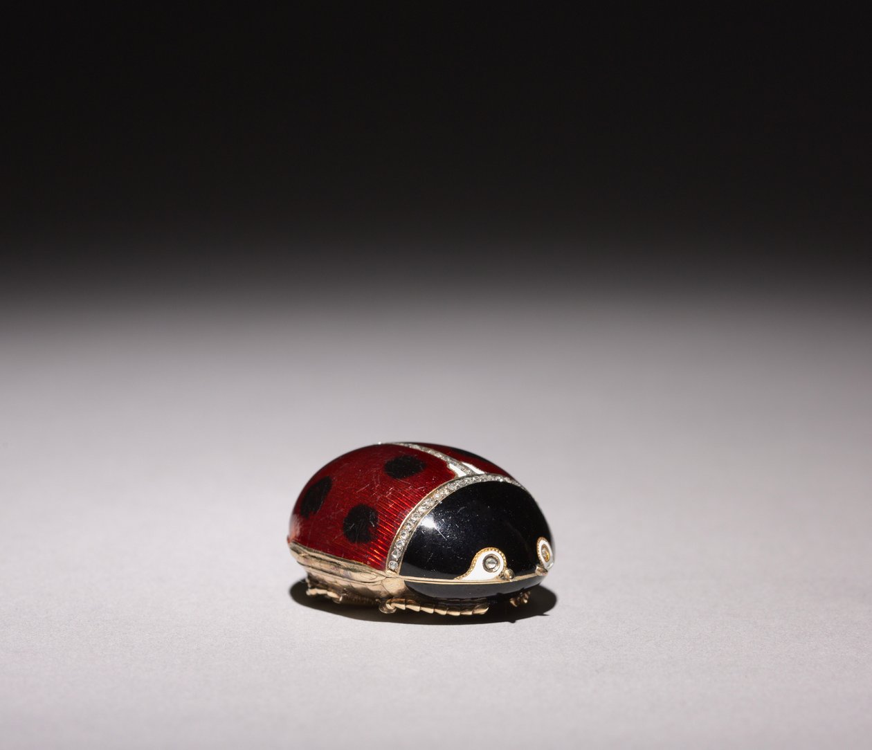 Lieveheersbeestje doos, firma van Peter Carl Fabergé door Michael Evlampievich Perkhin
