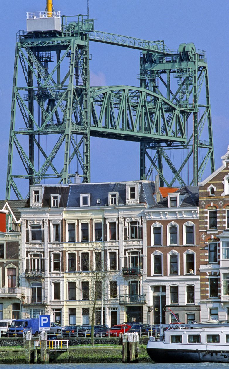 De haven van Rotterdam (Nederland) is de eerste Europese haven en ligt aan de monding van de Maas en de Rijn. door Michel Denance