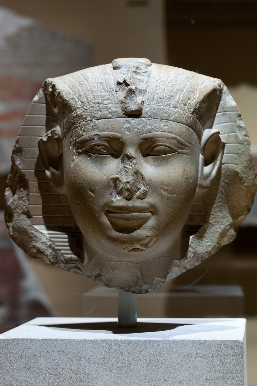 Hoofd van een koning, Mogelijk Seankhkare Mentuhotep III, ca. 2000-1988 v.Chr. door Middle Kingdom Egyptian