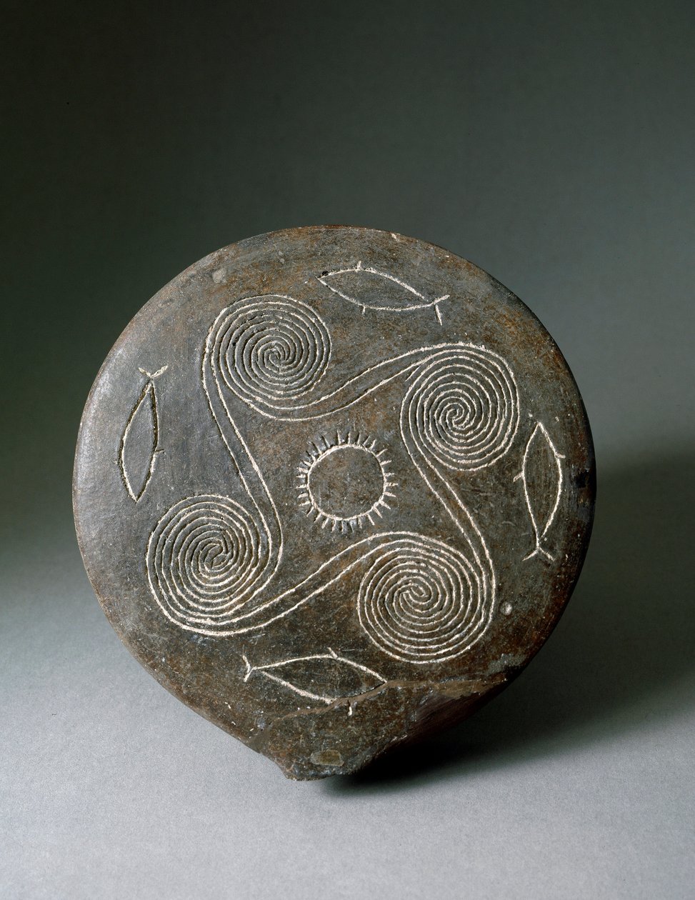 Minoïsche kunst: cirkelvormige schijf van Naxos in terracotta. Minoïsche beschaving. 2400-2000 v.Chr. Athene, Nationaal Archeologisch Museum door Minoan