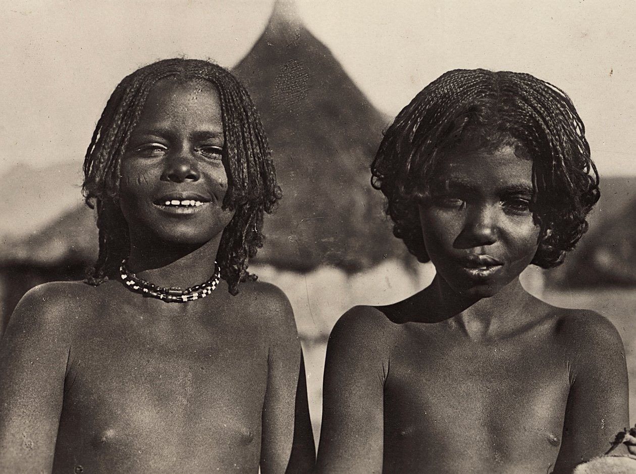 Het bouwen van een rijk in het fascistische tijdperk: Maria meisjes in Eritrea, 09/05/1936 door Modestino Baldinetti