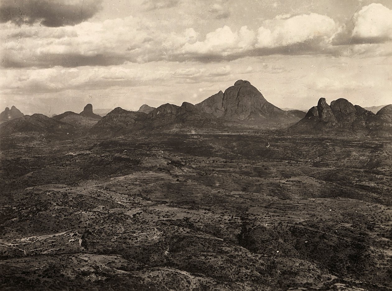 Het bouwen van een rijk in het fascistische tijdperk: de bergen van Adua, Ethiopië, 09/05/1936 door Modestino Baldinetti