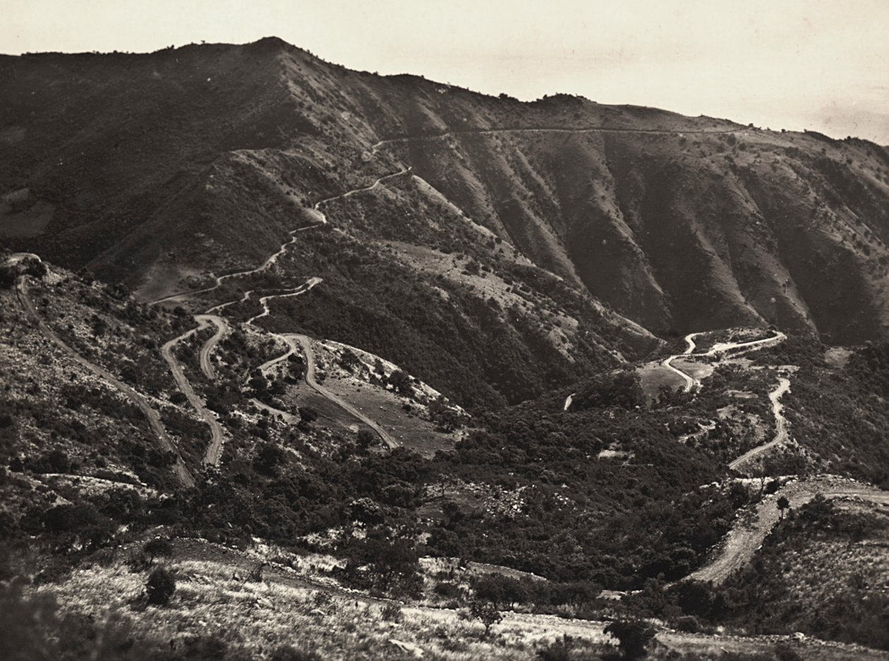 De weg op de Massaua-Asmara heuvels, 09/05/1936 door Modestino Baldinetti