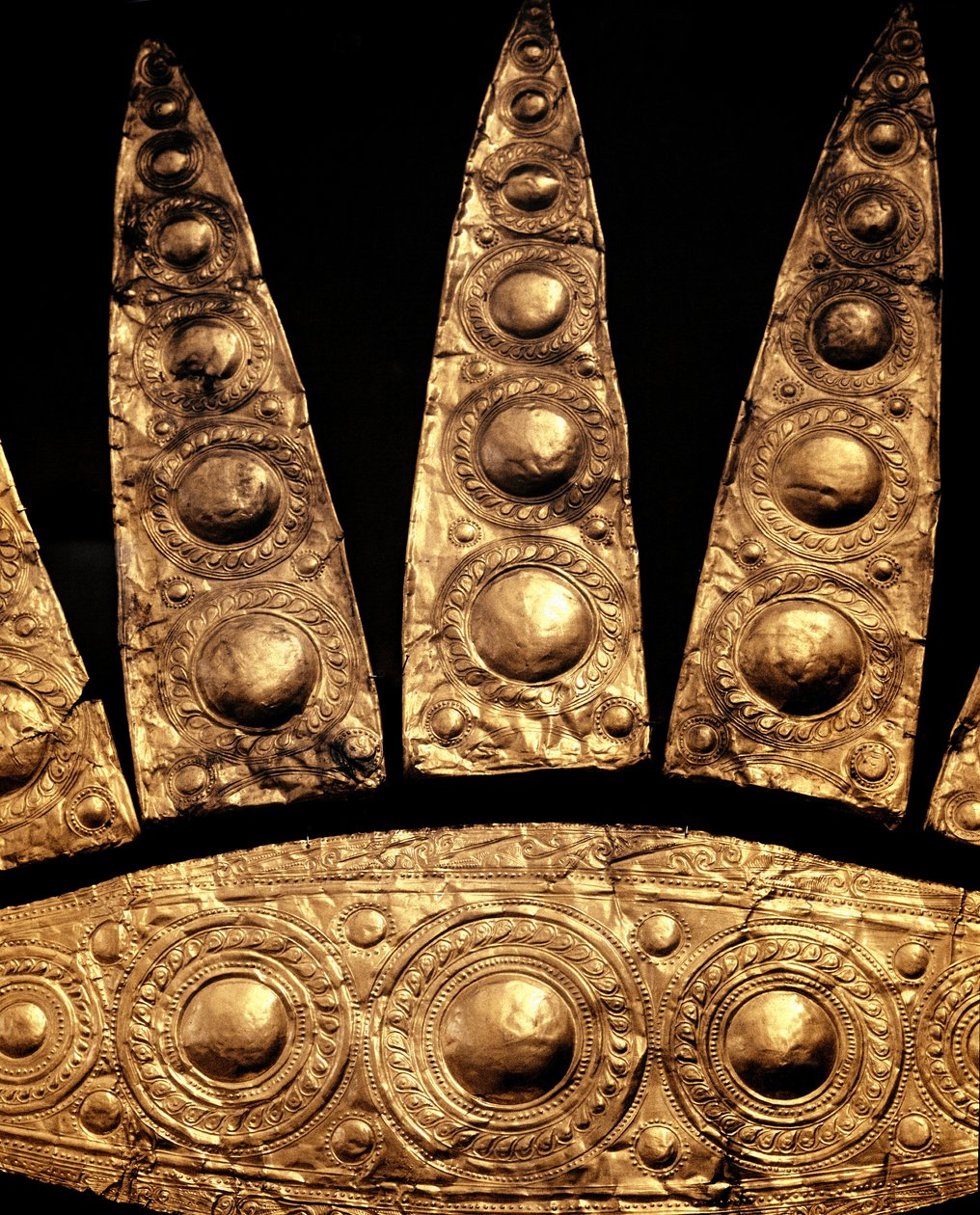 Myceense kunst: detail van een gouden grafdiadeem uit graf III, Mycene. 16e eeuw v.Chr. Dim. 14 cm Athene, Nationaal Archeologisch Museum door Mycenaean