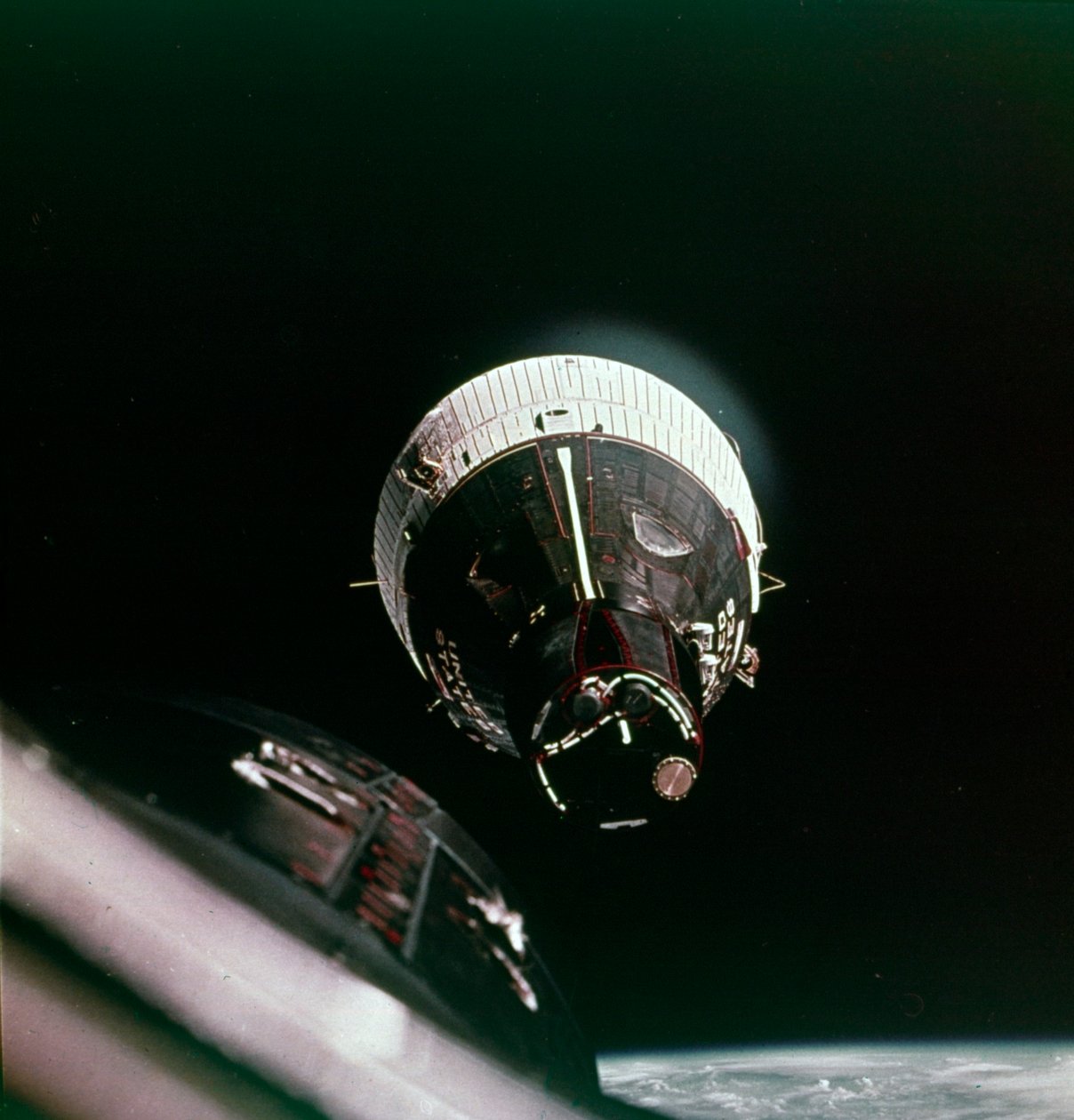 Eerste ontmoeting in de ruimte, 15 december 1965 door NASA Images
