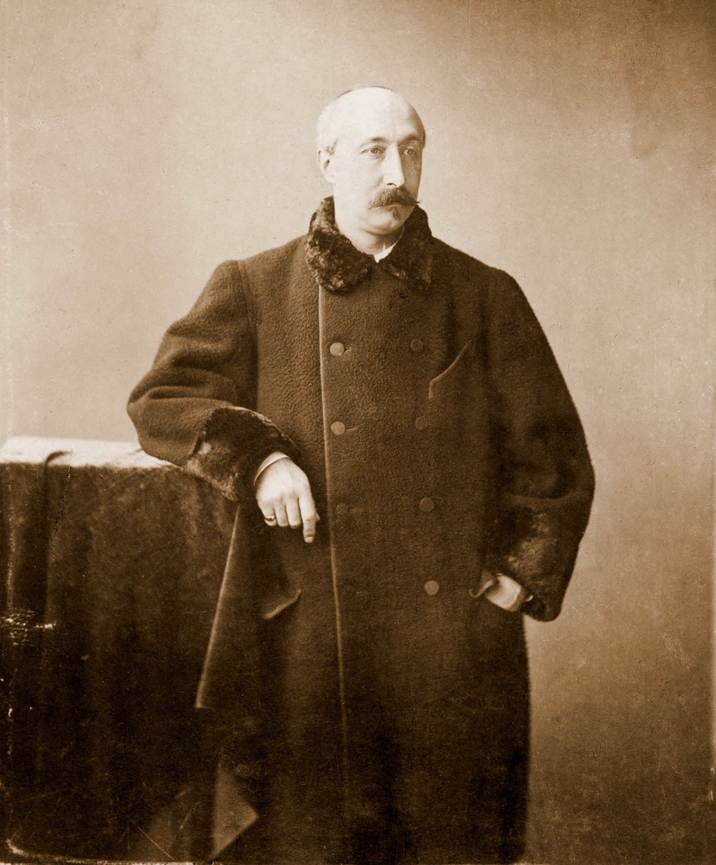Portret van Ernest Feydeau, dichter, romanschrijver (vader van Georges Feydeau) door Nadar