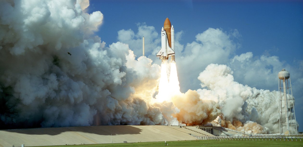 Lancering van Space Shuttle Challenger, 1985. NASA-foto. door National Aeronautics and Space Administration National Aeronautics and Space Administration