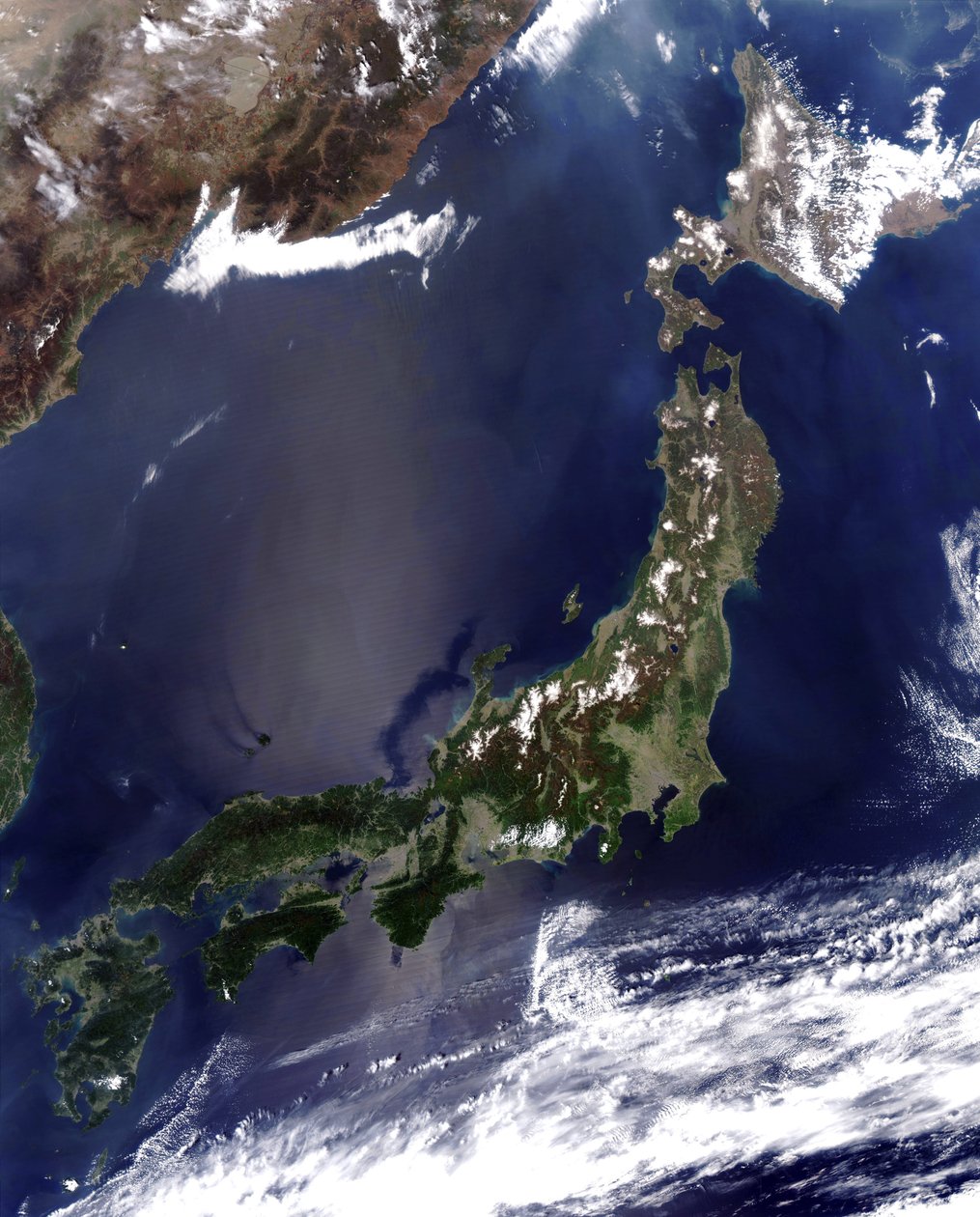 Satellietbeeld van de eilanden van Japan. door National Aeronautics and Space Administration National Aeronautics and Space Administration