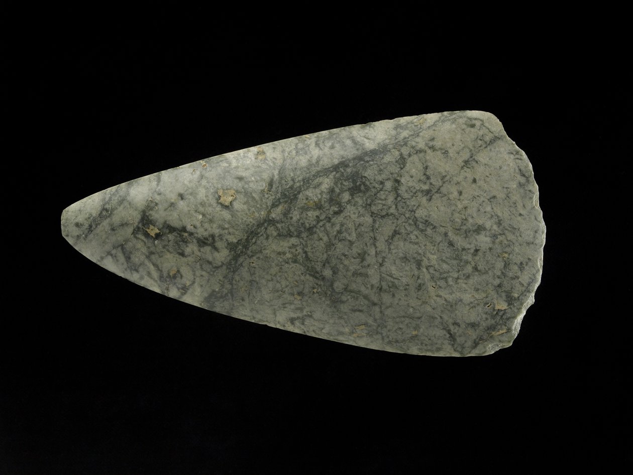 Jadeïet bijl, Neolithische periode (centraal Europa), ca. 5500-ca. 1800 v.Chr. door Neolithic