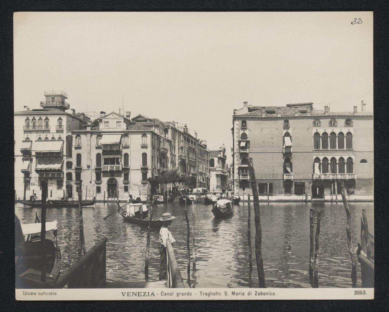 Veerboten naar de Chiesa di Santa Maria del Giglio te Venetië door Neue Photographische Gesellschaft