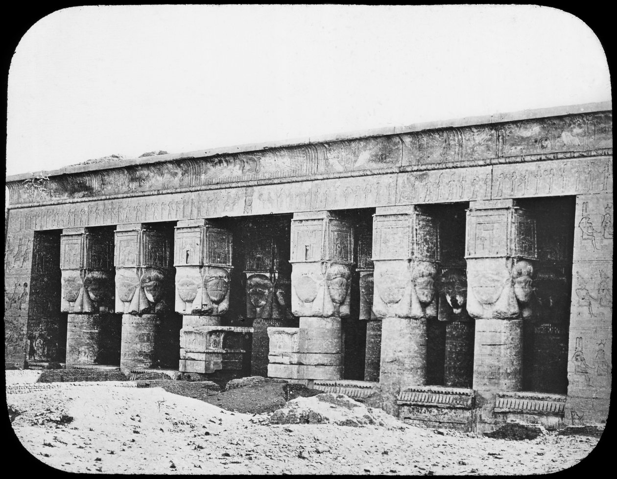 Tempel van Hathor, Dendera, Egypte door Newton and Co