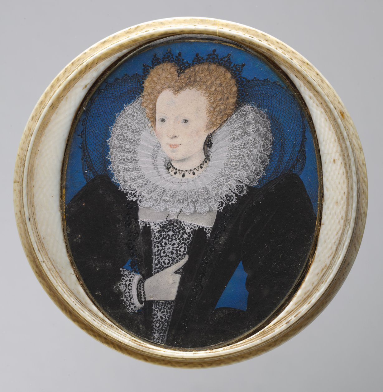 Portret van een vrouw, ca. 1590 door Nicholas Hilliard
