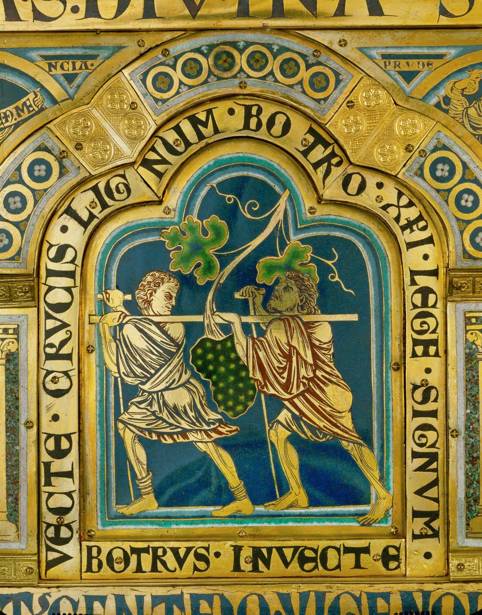 De verkenners keren terug uit de Vallei van Eshkol, met een reusachtige druif ... (email op verguld koper) door Nicholas of Verdun