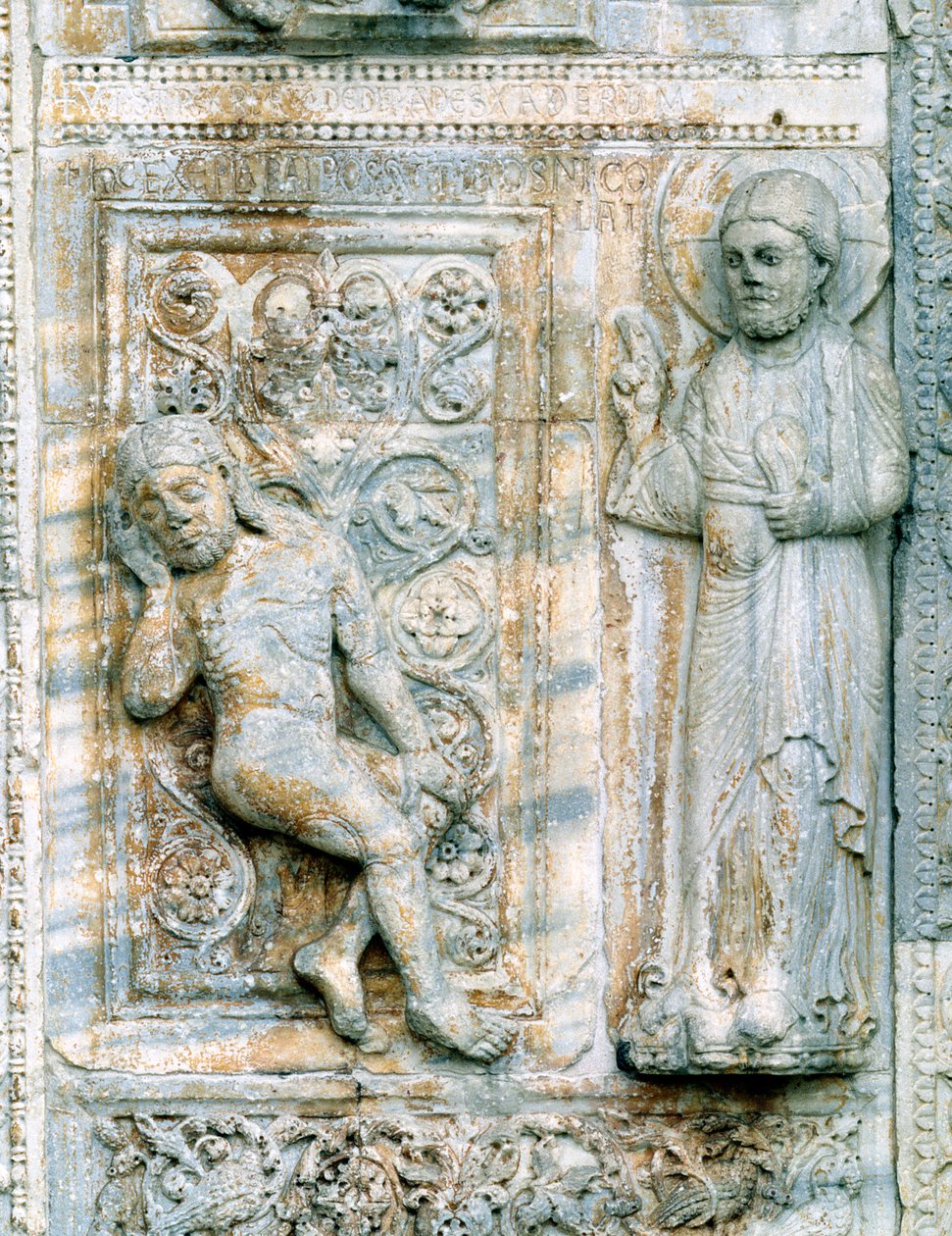 Het verhaal van Adam en Eva, van de zuidkant van de westelijke portiek, c.1120-38 (detail) door Nicholaus