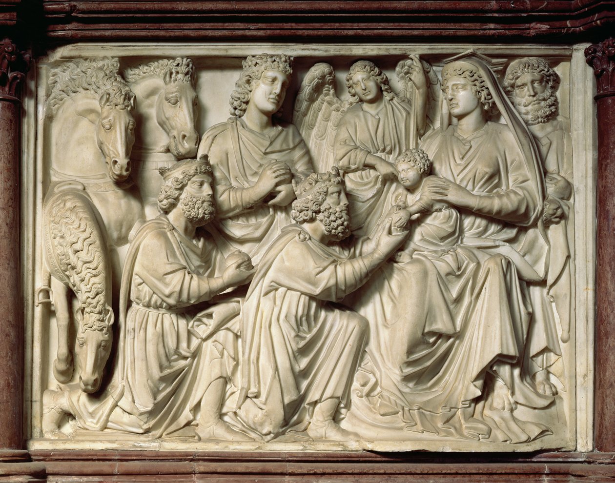 Relief met de Aanbidding der Wijzen van de preekstoel door Nicola Pisano