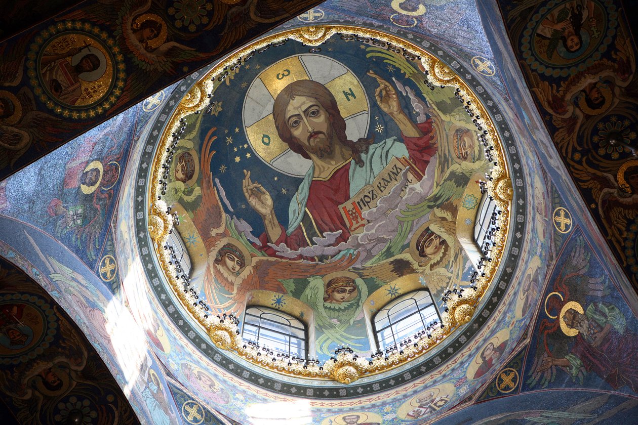 Christus Pantocrator, plafond van de Kerk van de Verlosser op het Bloed, Sint-Petersburg, Rusland door Nikolai Nikolayevich Kharlamov