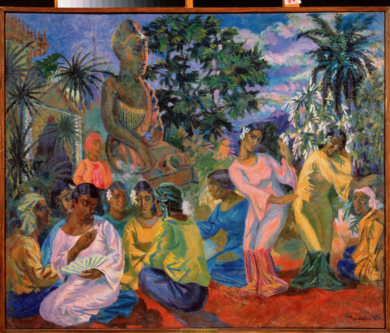 Een avond in India (Vrouwen verzamelen zich rond een monumentaal standbeeld, sommigen dansen, anderen praten) door Nikolai Afanasyevich Rusakov