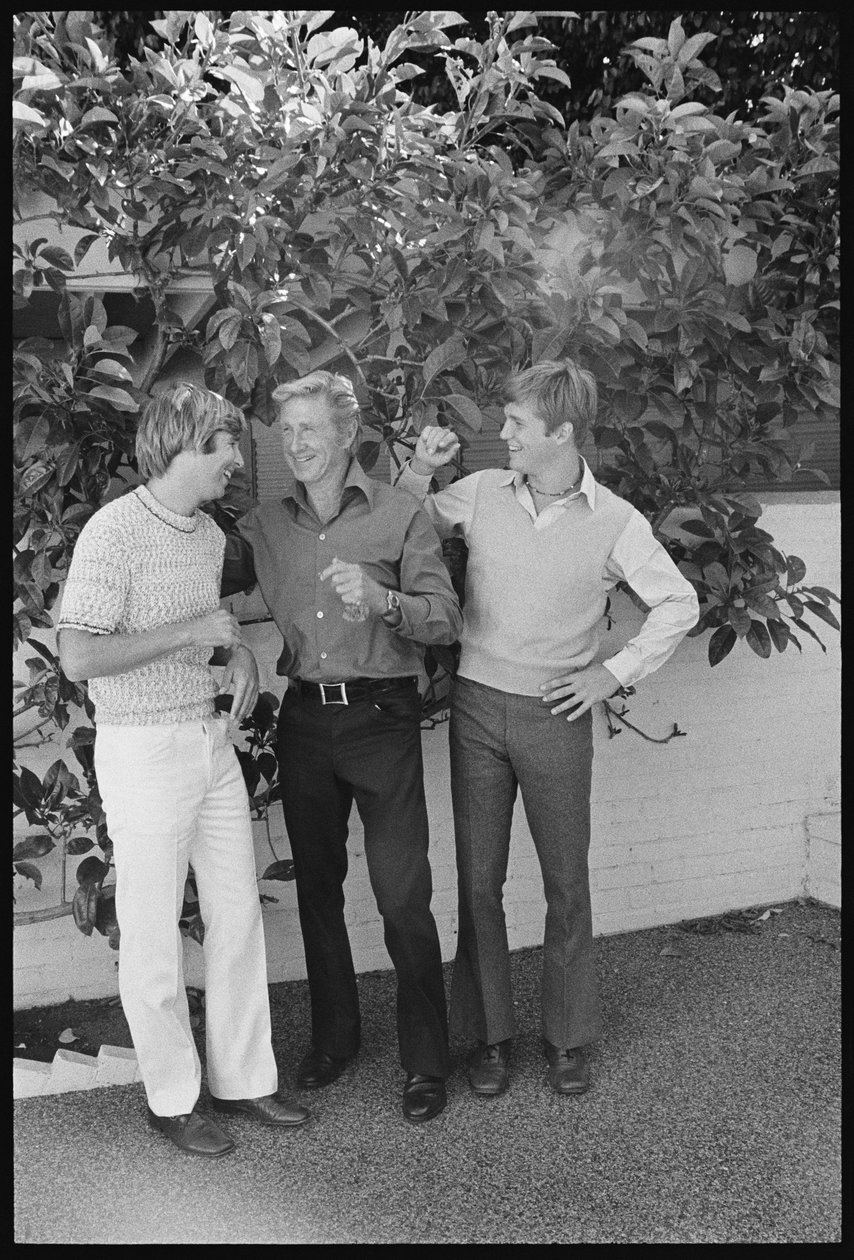 Beau Bridges, Jeff Bridges en Lloyd Bridges in hun achtertuin thuis door Orlando Suero