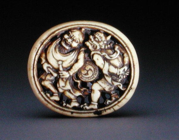 Netsuke die Raiden met de windgod Futen uitbeeldt, 1860-70 door Ozaki Kokusai
