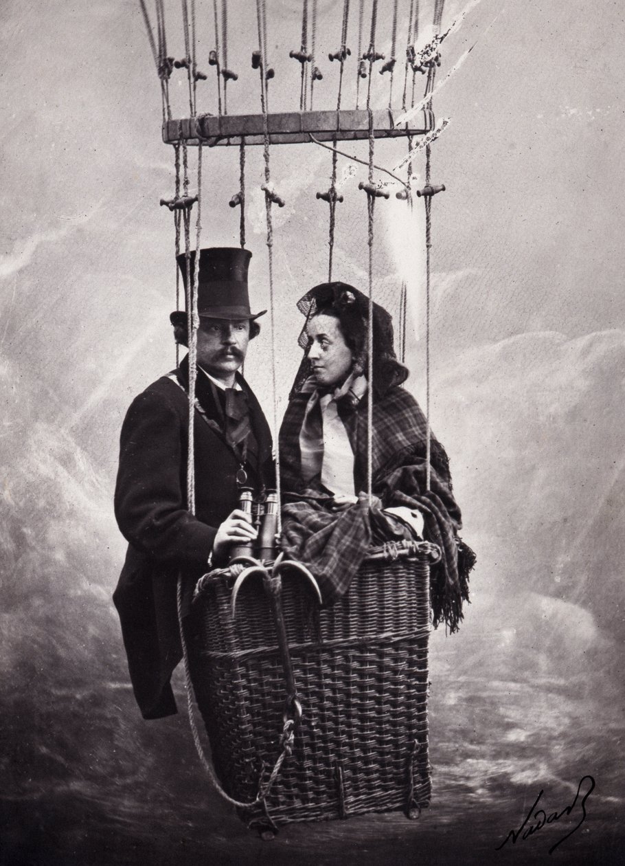 Paul Nadar en zijn vrouw in de mand van de ballon (heteluchtballon) (zwart-wit foto) door Paul Nadar