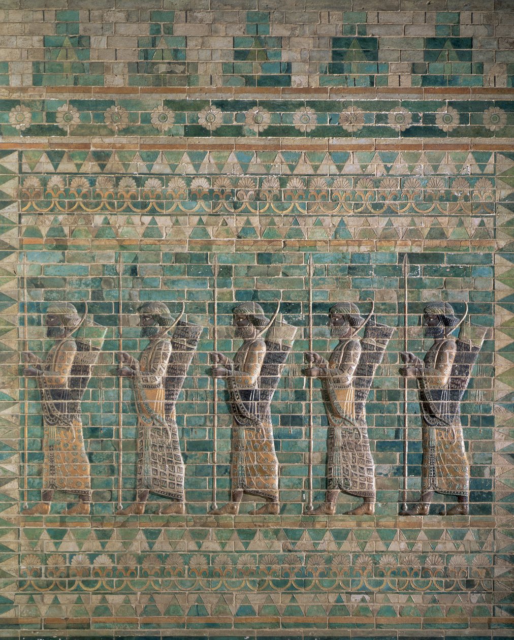 Fries van boogschutters van de Perzische koningswacht, uit het paleis van Darius de Grote (548-486 v.Chr.) in Susa, Iran, Achaemenidische periode, ca. 500 v.Chr. door Persian School