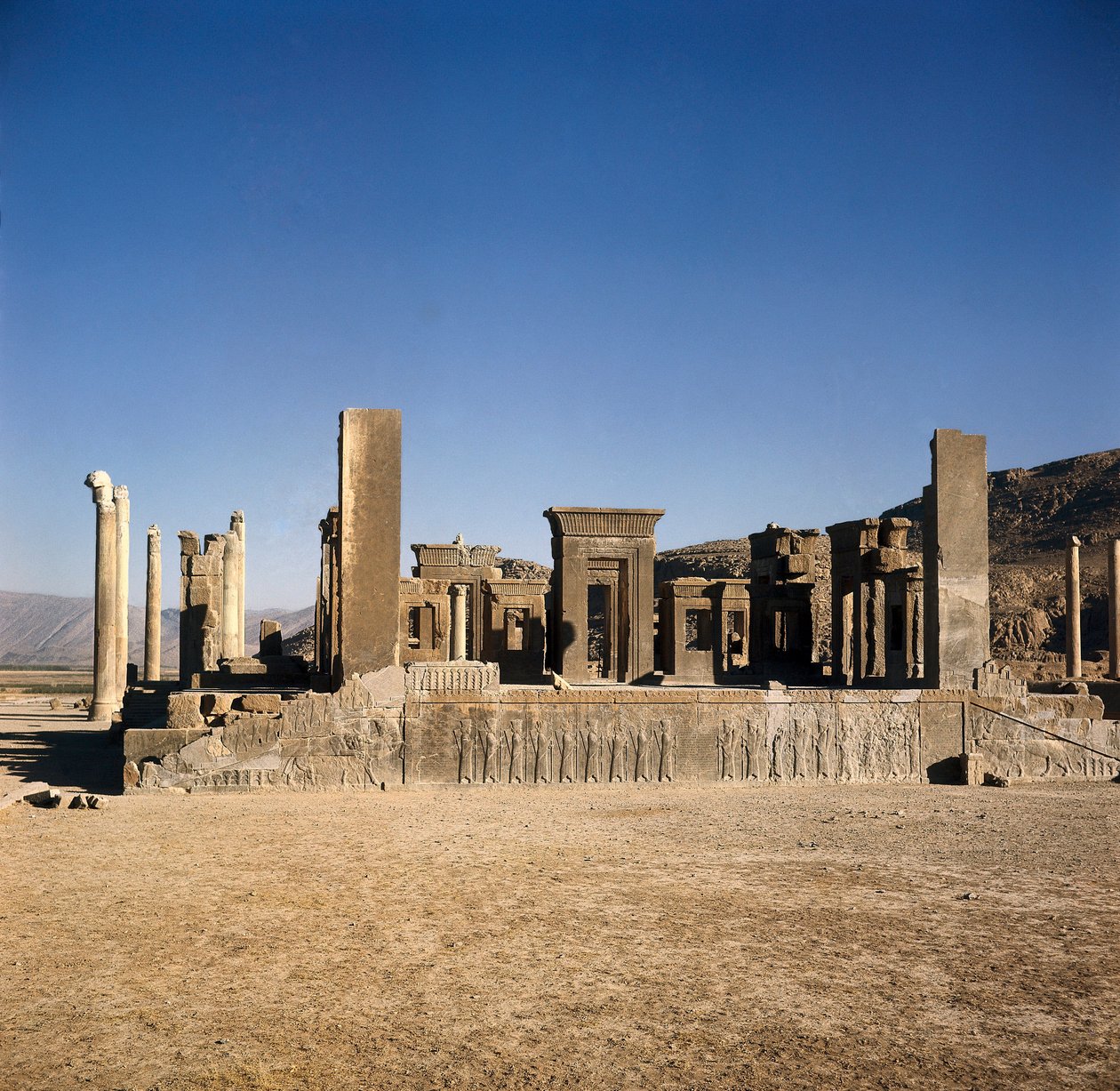 Paleis van Darius I in Persepolis door Persian School