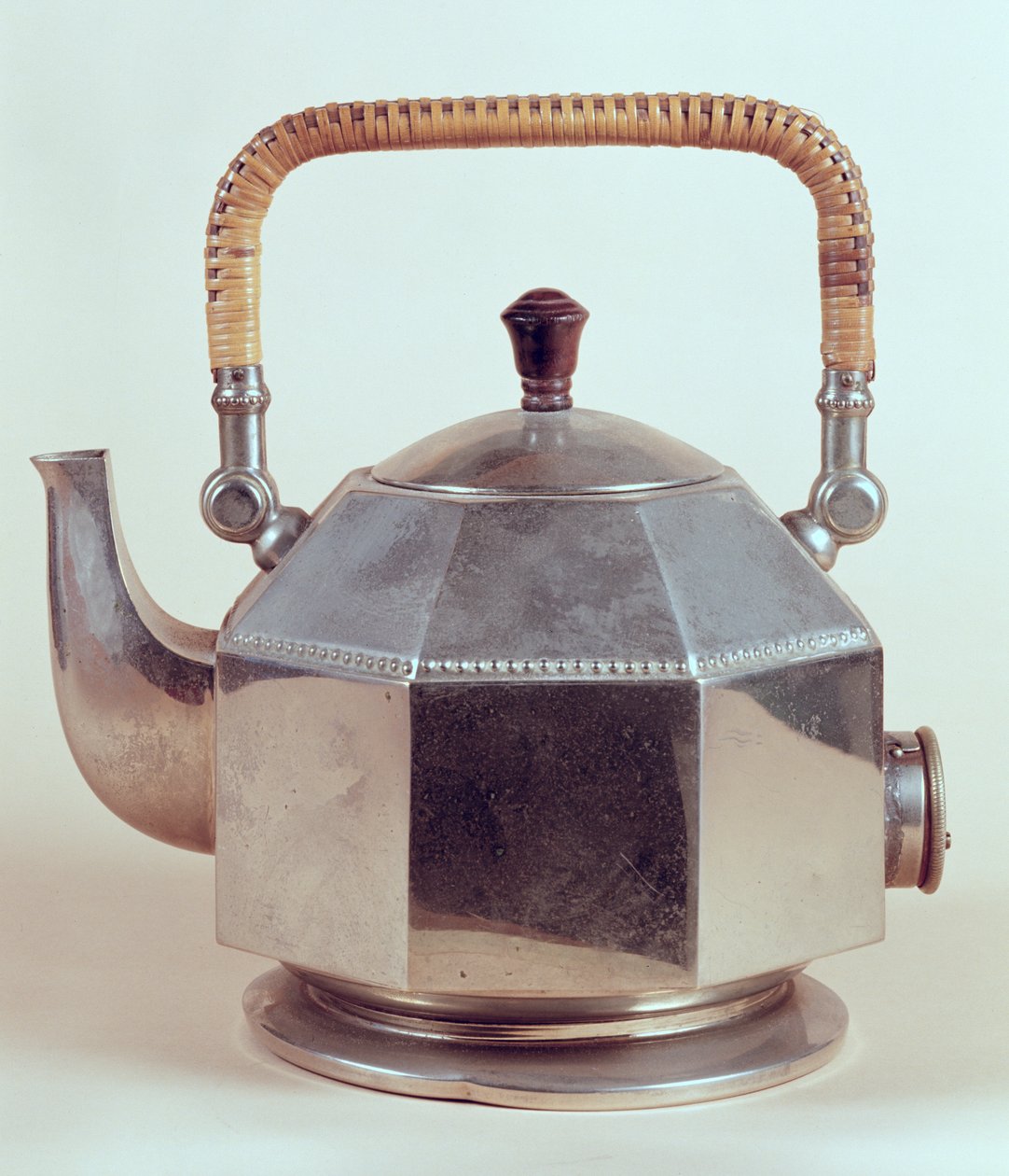 Elektrische Waterkoker, ontworpen voor A.E.G., ca. 1908 door Peter Behrens
